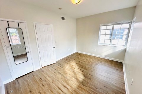 Снять в аренду кондоминиум в Майами-Бич, Флорида 1 спальня, 47.38м2, № 1991947 - фото 22