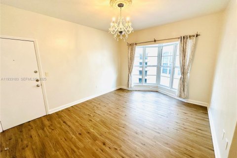 Снять в аренду кондоминиум в Майами-Бич, Флорида 1 спальня, 47.38м2, № 1991947 - фото 8