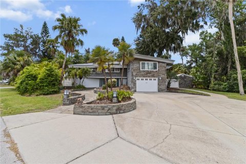 House in Crystal River, Florida 3 bedrooms, 385.92 sq.m. № 2341885 - photo 2