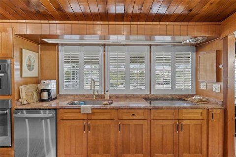 House in Crystal River, Florida 3 bedrooms, 385.92 sq.m. № 2341885 - photo 30