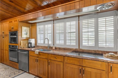 House in Crystal River, Florida 3 bedrooms, 385.92 sq.m. № 2341885 - photo 23