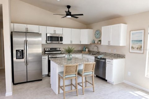 Villa ou maison à vendre à Cape Coral, Floride: 3 chambres, 139.54 m2 № 2396587 - photo 4