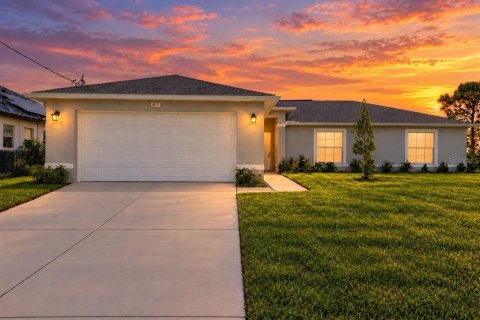 Villa ou maison à Cape Coral, Floride 3 chambres, 139.54 m2 № 2396587