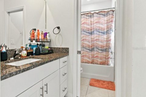 Touwnhouse à vendre à Tampa, Floride: 3 chambres, 171.31 m2 № 2390899 - photo 24