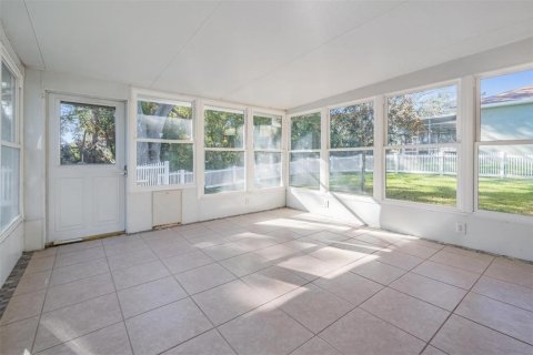 House in Zephyrhills, Florida 3 bedrooms, 161.28 sq.m. № 1718562 - photo 23