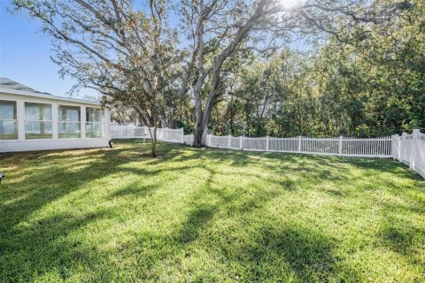 House in Zephyrhills, Florida 3 bedrooms, 161.28 sq.m. № 1718562 - photo 25