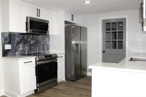 House in Tampa, Florida 3 bedrooms, 126.9 sq.m. № 1798378 - photo 13