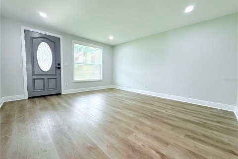 House in Tampa, Florida 3 bedrooms, 126.9 sq.m. № 1798378 - photo 9