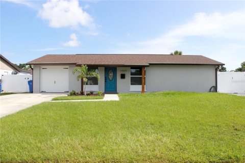 House in Tampa, Florida 3 bedrooms, 126.9 sq.m. № 1798378 - photo 1