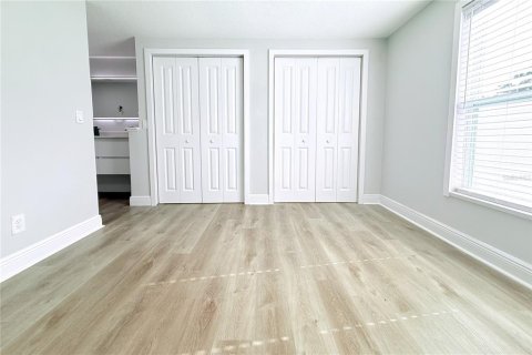 House in Tampa, Florida 3 bedrooms, 126.9 sq.m. № 1798378 - photo 7