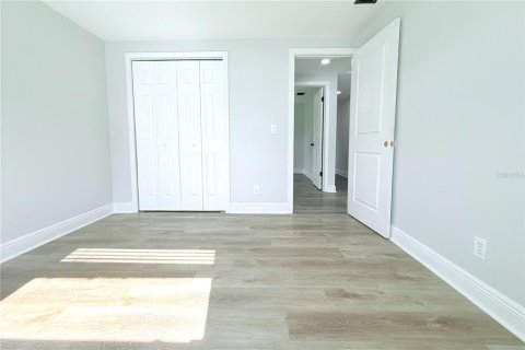 House in Tampa, Florida 3 bedrooms, 126.9 sq.m. № 1798378 - photo 23