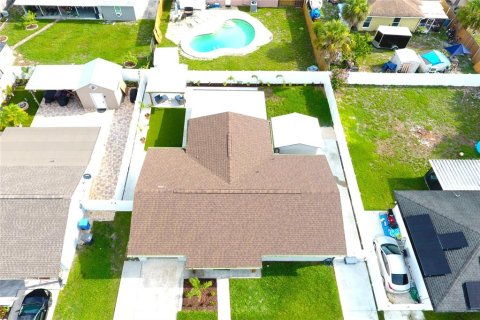 House in Tampa, Florida 3 bedrooms, 126.9 sq.m. № 1798378 - photo 6