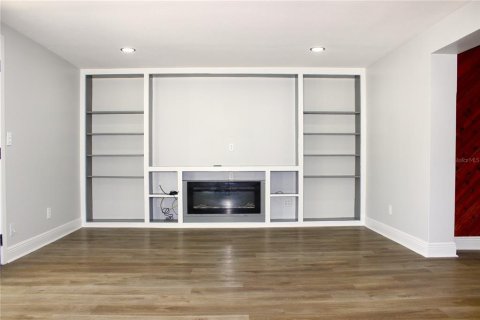 House in Tampa, Florida 3 bedrooms, 126.9 sq.m. № 1798378 - photo 18