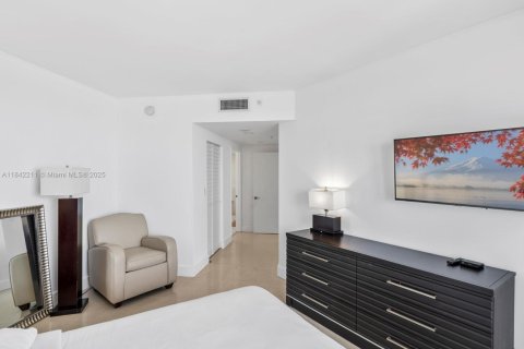 Copropriété à vendre à Sunny Isles Beach, Floride: 3 chambres, 172.8 m2 № 1940264 - photo 26