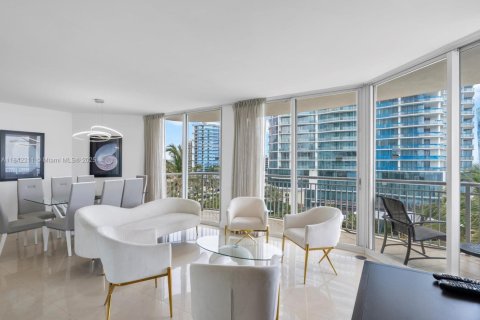 Copropriété à vendre à Sunny Isles Beach, Floride: 3 chambres, 172.8 m2 № 1940264 - photo 9