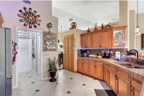 Casa en venta en Port St. Lucie, Florida, 3 dormitorios, 185.06 m2 № 1999527 - foto 17