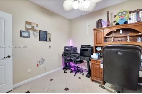 Casa en venta en Port St. Lucie, Florida, 3 dormitorios, 185.06 m2 № 1999527 - foto 30