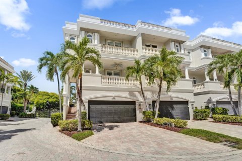 Townhouse in Pompano Beach, Florida 4 bedrooms, 286.6 sq.m. № 2367765
