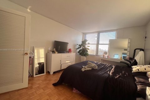 Condo in Miami Beach, Florida, 1 bedroom  № 1729108 - photo 8