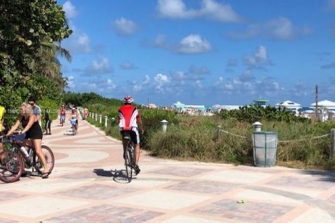 Condo in Miami Beach, Florida, 1 bedroom  № 1729108 - photo 12