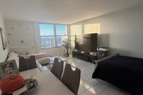 Condo in Miami Beach, Florida, 1 bedroom  № 1729108 - photo 5
