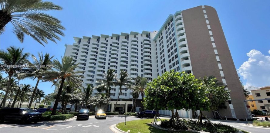 Condo in Miami Beach, Florida, 1 bedroom № 1729108