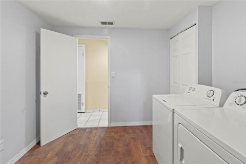 Villa ou maison à vendre à Tampa, Floride: 4 chambres, 275.18 m2 № 1913541 - photo 30
