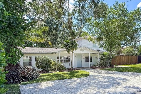 Villa ou maison à vendre à Tampa, Floride: 4 chambres, 275.18 m2 № 1913541 - photo 3