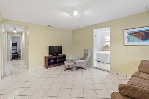 Villa ou maison à vendre à Tampa, Floride: 4 chambres, 275.18 m2 № 1913541 - photo 16