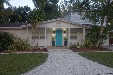Villa ou maison à vendre à Tampa, Floride: 4 chambres, 275.18 m2 № 1913541 - photo 1