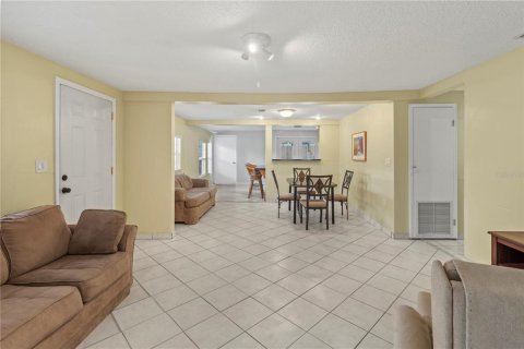 Villa ou maison à vendre à Tampa, Floride: 4 chambres, 275.18 m2 № 1913541 - photo 17
