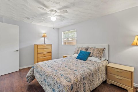Villa ou maison à vendre à Tampa, Floride: 4 chambres, 275.18 m2 № 1913541 - photo 13