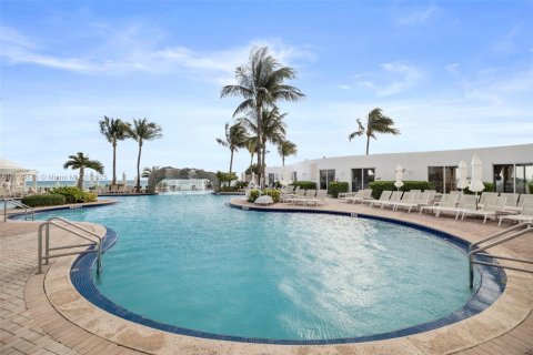 Condominio en venta en Sunny Isles Beach, Florida, 51.19 m2 № 1874310 - foto 26
