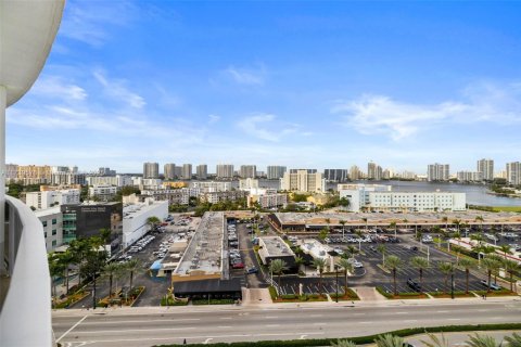 Condominio en venta en Sunny Isles Beach, Florida, 51.19 m2 № 1874310 - foto 22