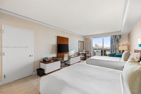 Condominio en venta en Sunny Isles Beach, Florida, 51.19 m2 № 1874310 - foto 11