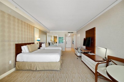 Condominio en venta en Sunny Isles Beach, Florida, 51.19 m2 № 1874310 - foto 13