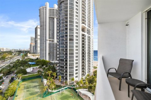 Condominio en venta en Sunny Isles Beach, Florida, 51.19 m2 № 1874310 - foto 21