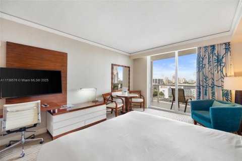 Condominio en venta en Sunny Isles Beach, Florida, 51.19 m2 № 1874310 - foto 15