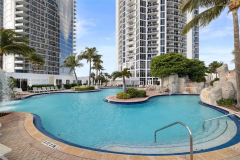 Condominio en venta en Sunny Isles Beach, Florida, 51.19 m2 № 1874310 - foto 28