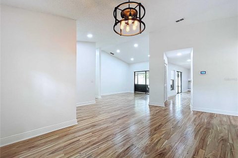 Casa en venta en Valrico, Florida, 4 dormitorios, 199.83 m2 № 1898544 - foto 10