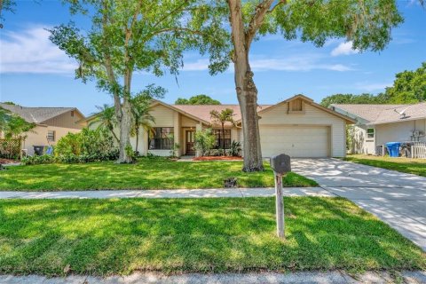 Casa en venta en Valrico, Florida, 4 dormitorios, 199.83 m2 № 1898544 - foto 1