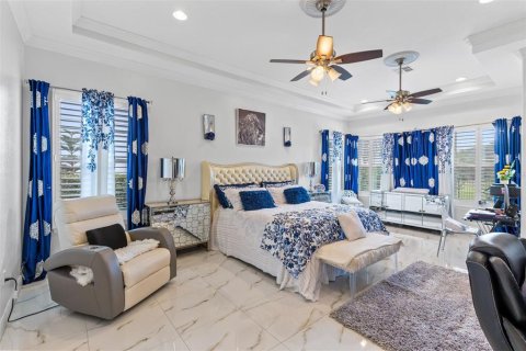Villa ou maison à vendre à Kissimmee, Floride: 5 chambres, 504.27 m2 № 2218371 - photo 16