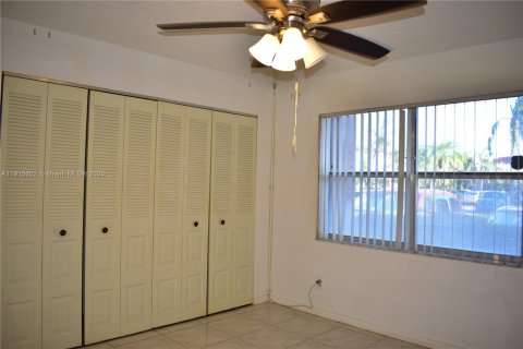 Condo in Sunrise, Florida, 2 bedrooms  № 1970879 - photo 10