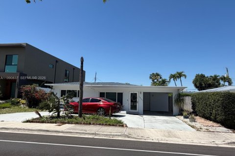 House in Fort Lauderdale, Florida 3 bedrooms, 124.95 sq.m. № 2058820