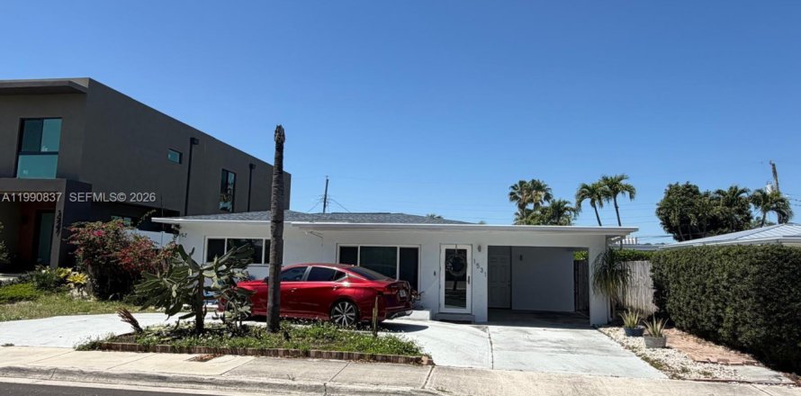 House in Fort Lauderdale, Florida 3 bedrooms, 124.95 sq.m. № 2058820