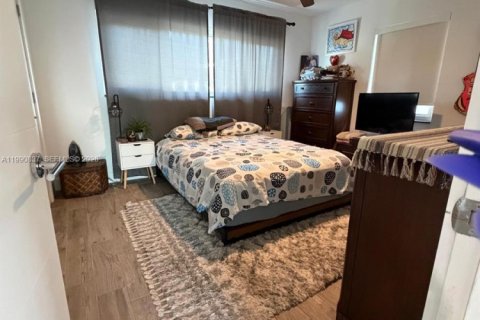 House in Fort Lauderdale, Florida 3 bedrooms, 124.95 sq.m. № 2058820 - photo 9