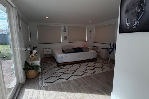 House in Fort Lauderdale, Florida 3 bedrooms, 124.95 sq.m. № 2058820 - photo 12