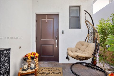 Купить виллу или дом в Хомстед, Флорида 3 спальни, 140.65м2, № 1995925 - фото 2