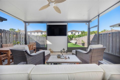 Купить виллу или дом в Хомстед, Флорида 3 спальни, 140.65м2, № 1995925 - фото 21