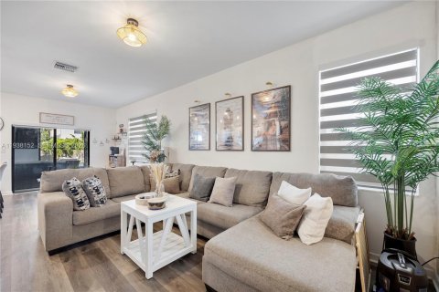 Купить виллу или дом в Хомстед, Флорида 3 спальни, 140.65м2, № 1995925 - фото 6